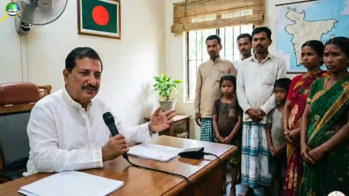 ভূমিহীন পরিবারকে খাসজমি দেওয়ার ঘোষণা: কী বললেন ভূমিমন্ত্রী