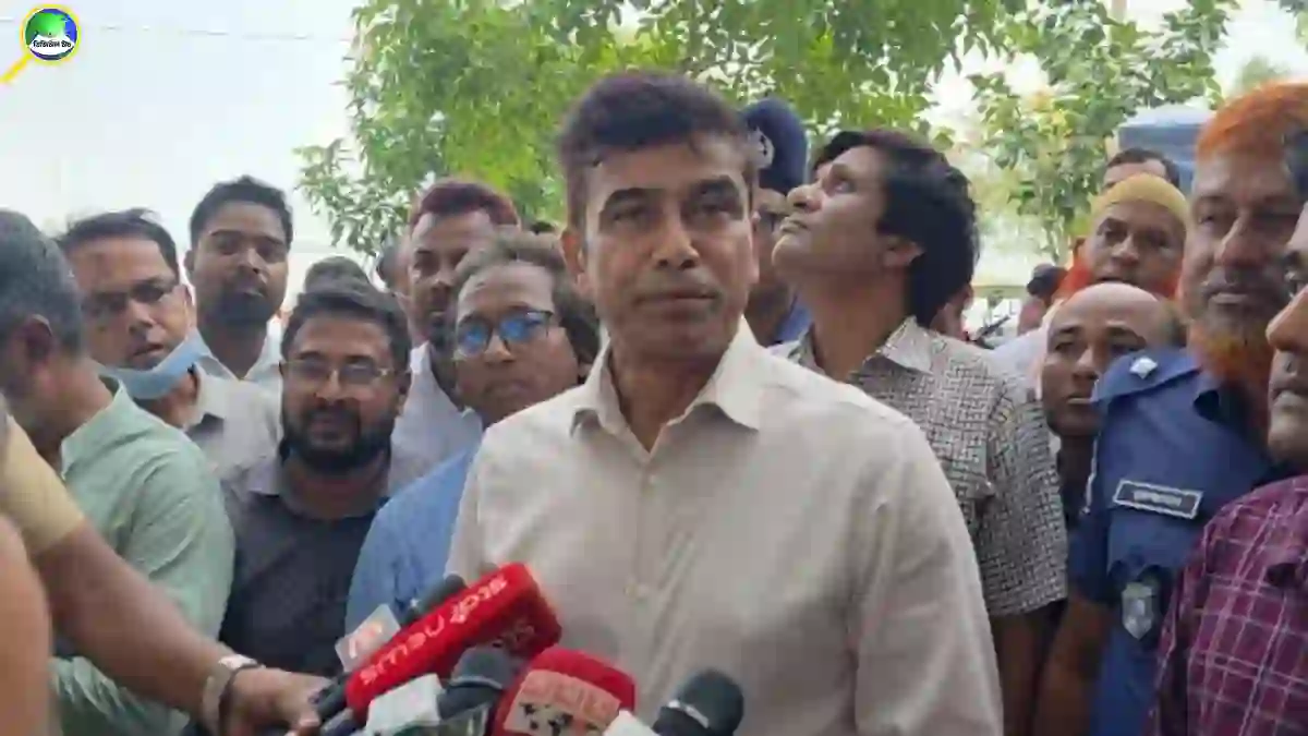 নীলফামারীতে তিস্তা নদীর ভাঙন কবলিত এলাকা পরিদর্শন করছেন পানিসম্পদ প্রতিমন্ত্রী